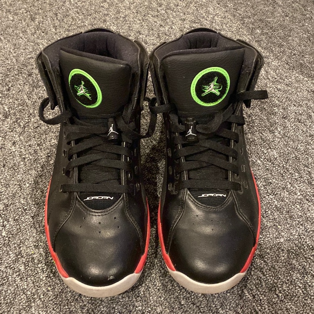 Nike Jordan Ol’ School Sz 10 Black/Wolf Grey/Red/Green (317223-017)